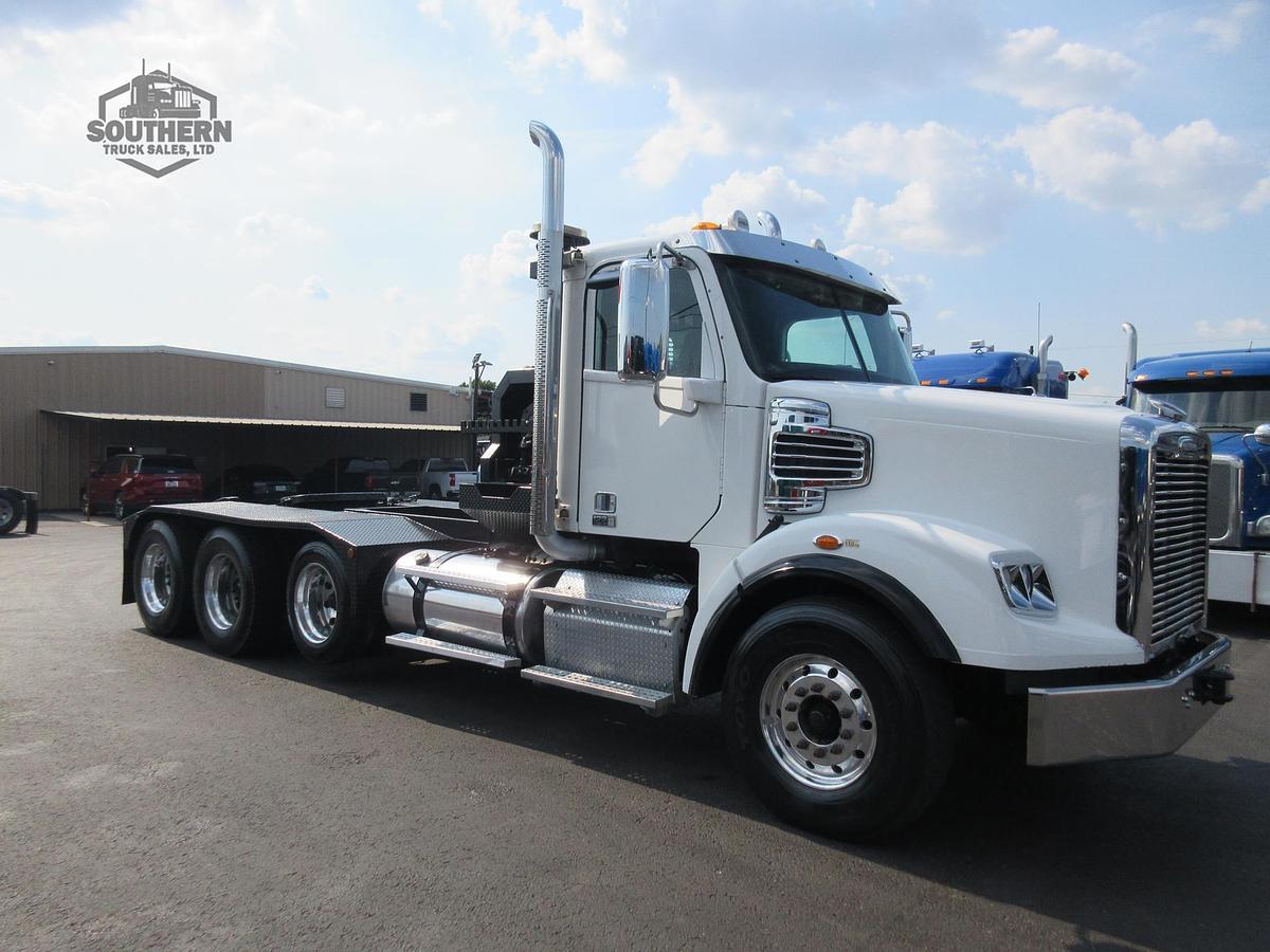 Used 2018 FREIGHTLINER CORONADO 122 SD