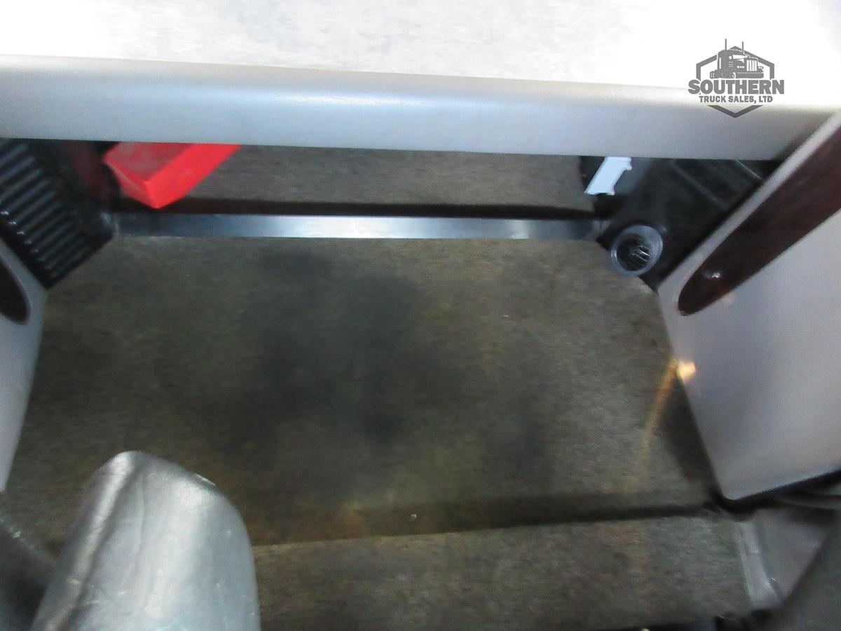 Used 2022 PETERBILT 389