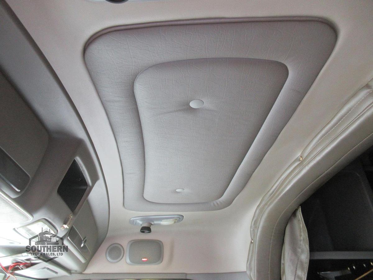 Used 2020 PETERBILT 389