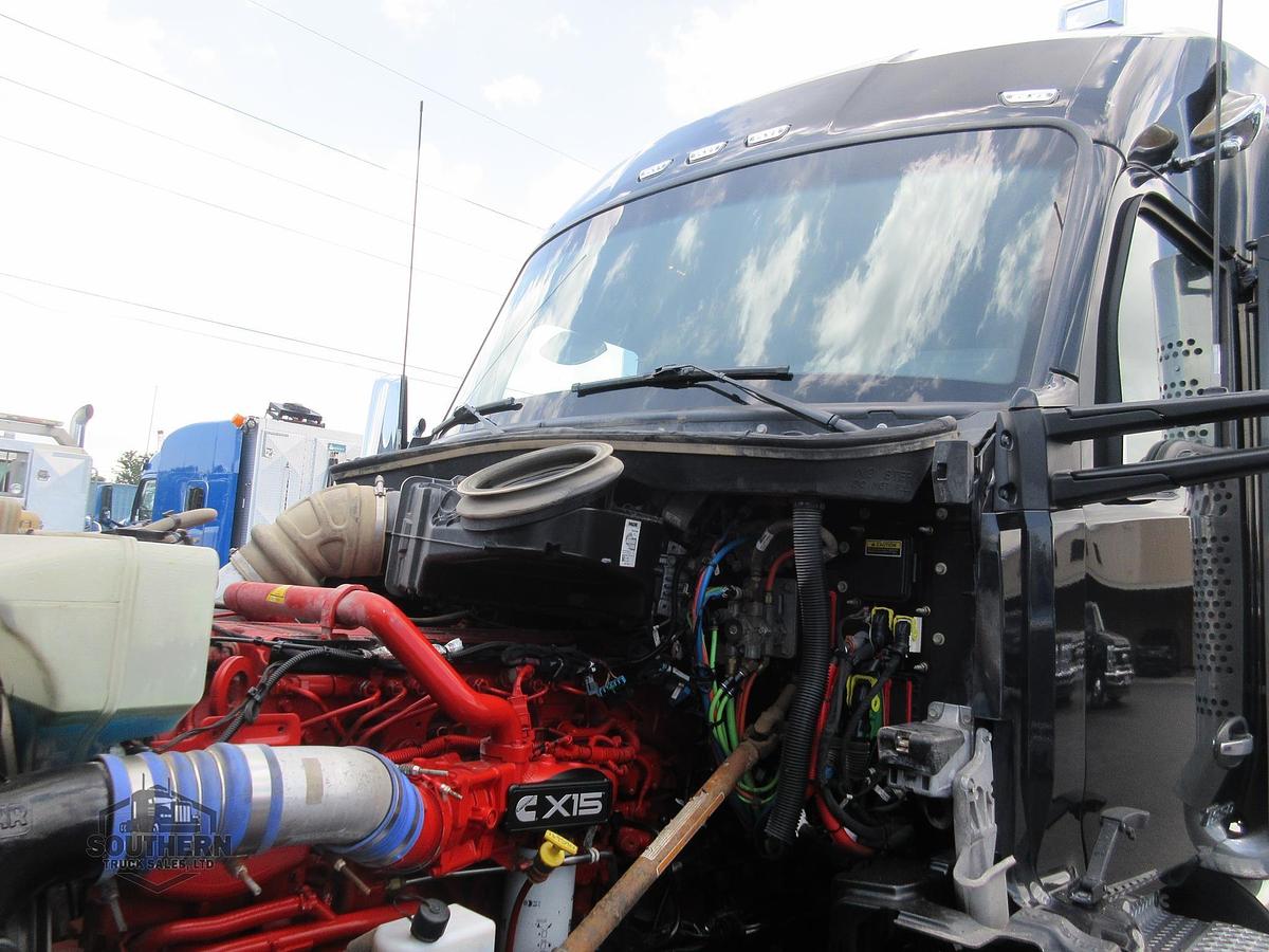 Used 2023 KENWORTH T880