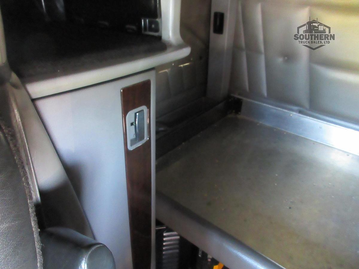 Used 2019 PETERBILT 389