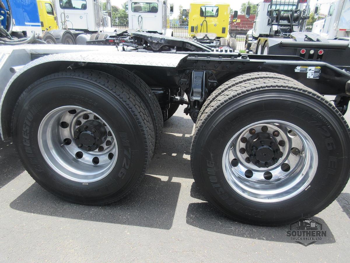 Used 2019 PETERBILT 389