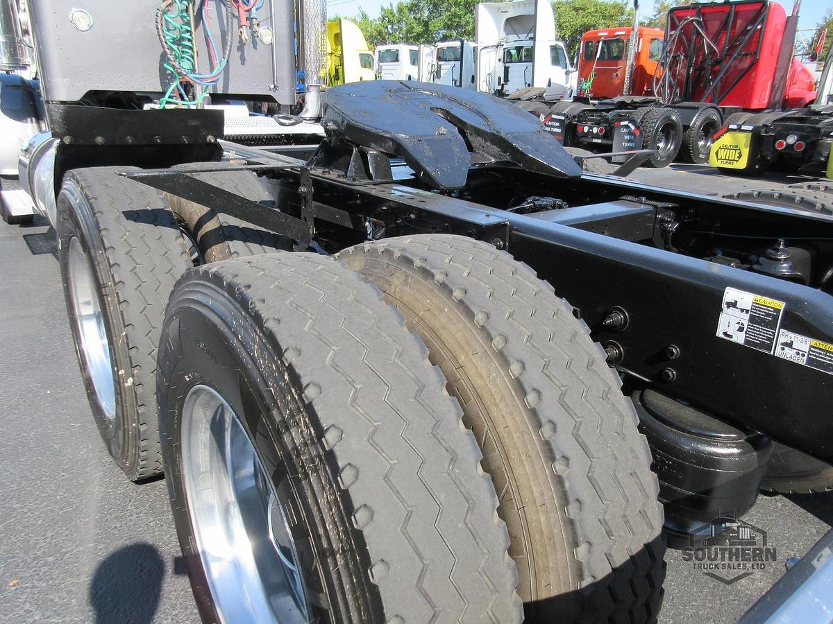 Used 2022 PETERBILT 389