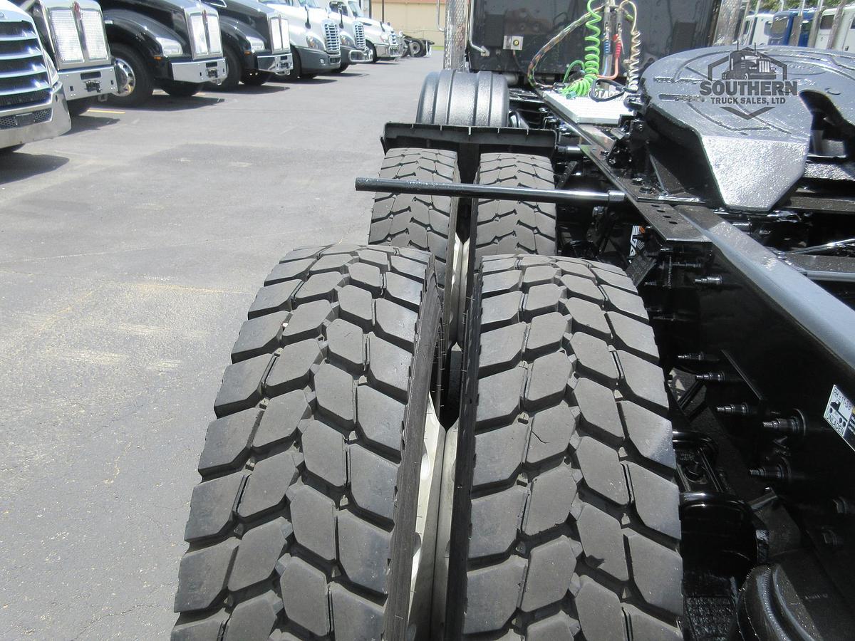 Used 2025 PETERBILT 567