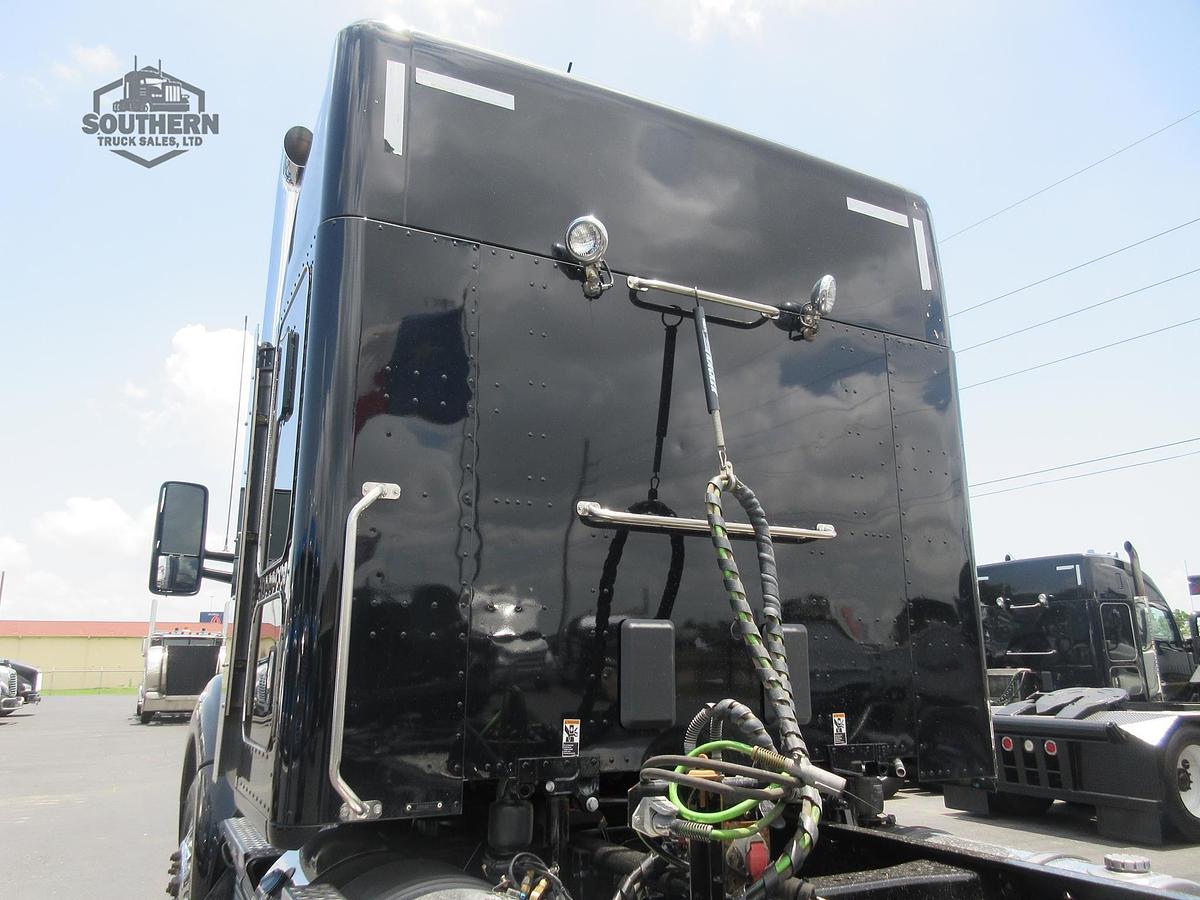 Used 2023 KENWORTH T880
