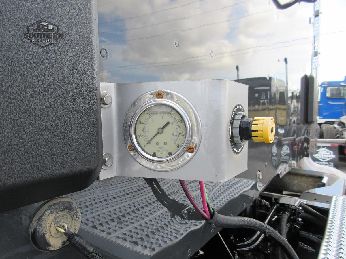 Used 2025 PETERBILT 567