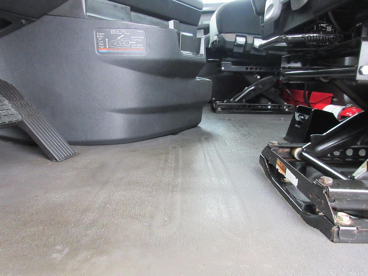 Used 2019 FREIGHTLINER CASCADIA 126