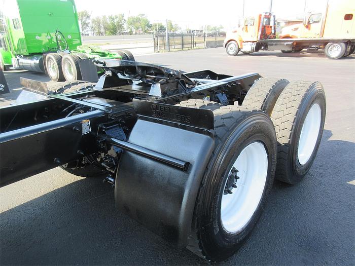 Used 2015 PETERBILT 365