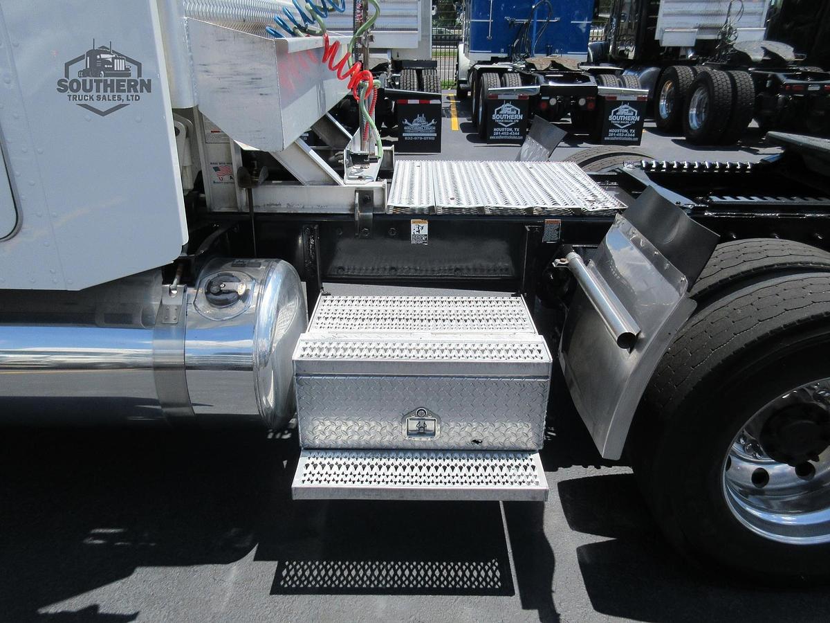 Used 2020 PETERBILT 389