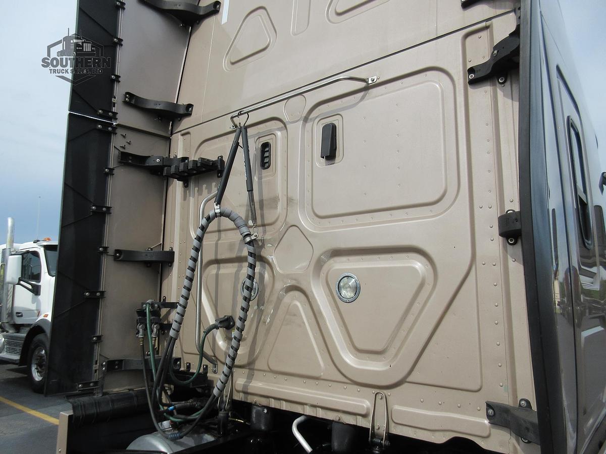 Used 2023 FREIGHTLINER CASCADIA 126