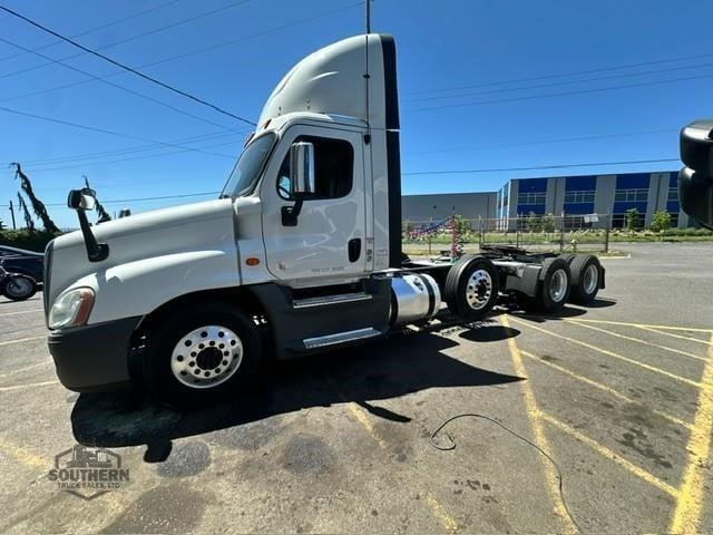 Used 2020 FREIGHTLINER CASCADIA 125