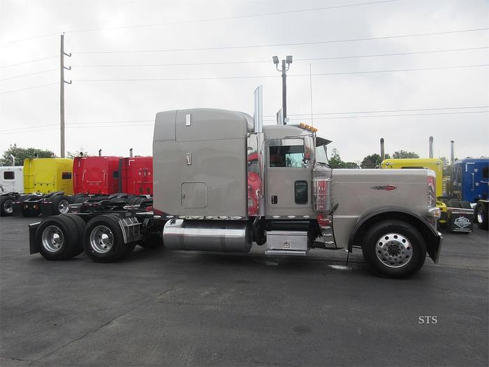 Used 2017 PETERBILT 389