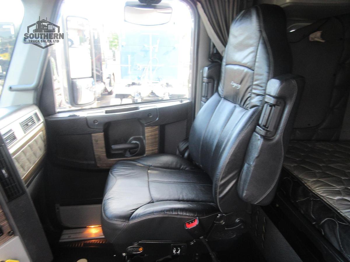 Used 2020 FREIGHTLINER 122SD