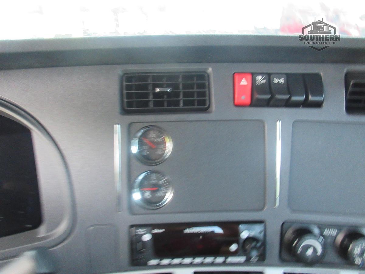2024 KENWORTH T880