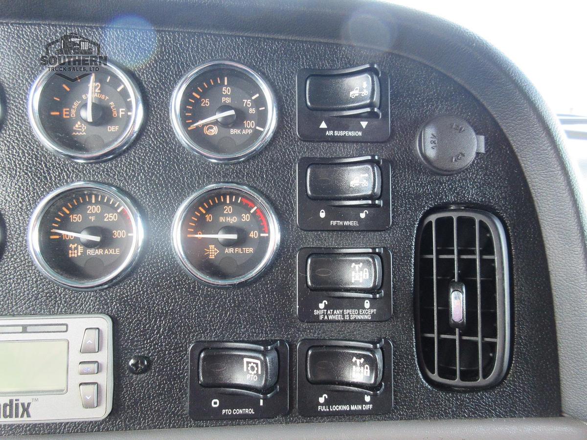 Used 2022 PETERBILT 389