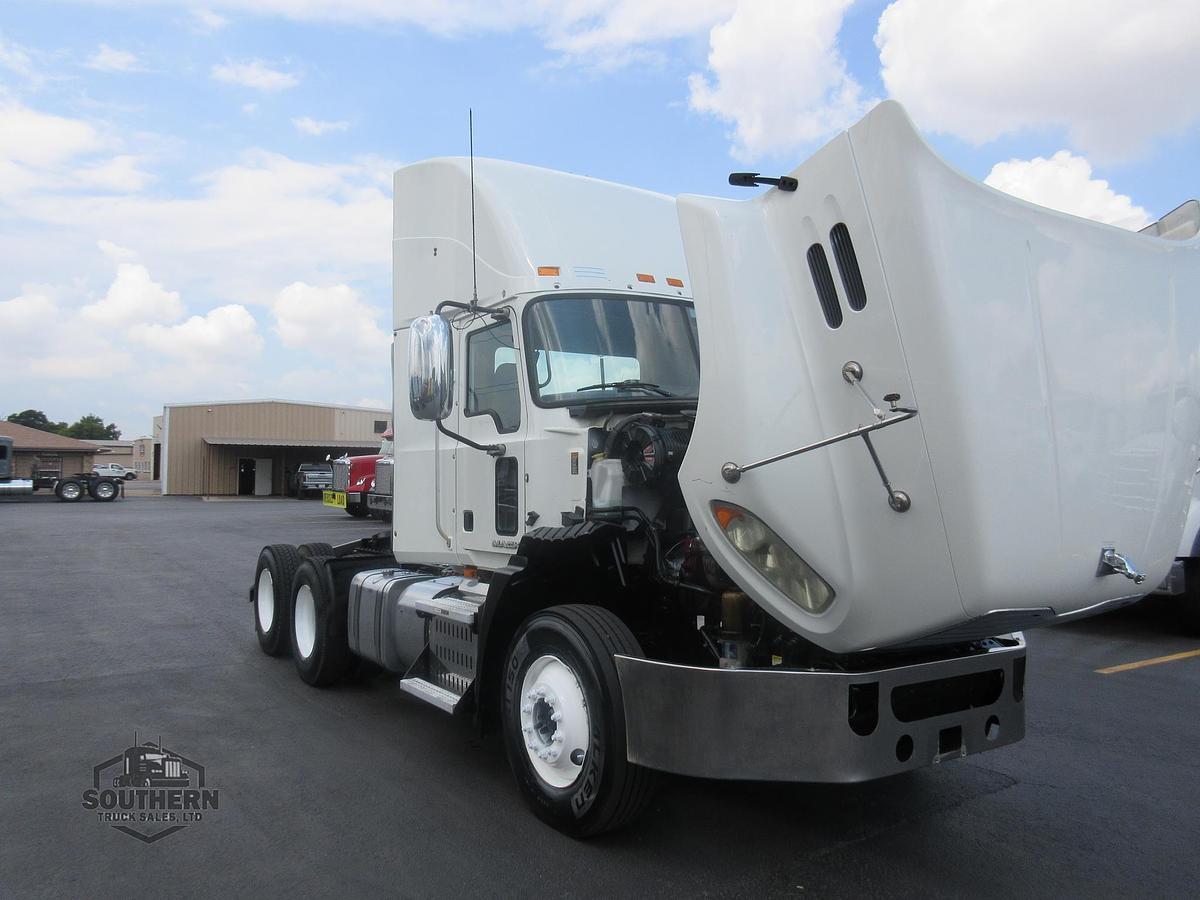 Used 2014 MACK PINNACLE CXU613