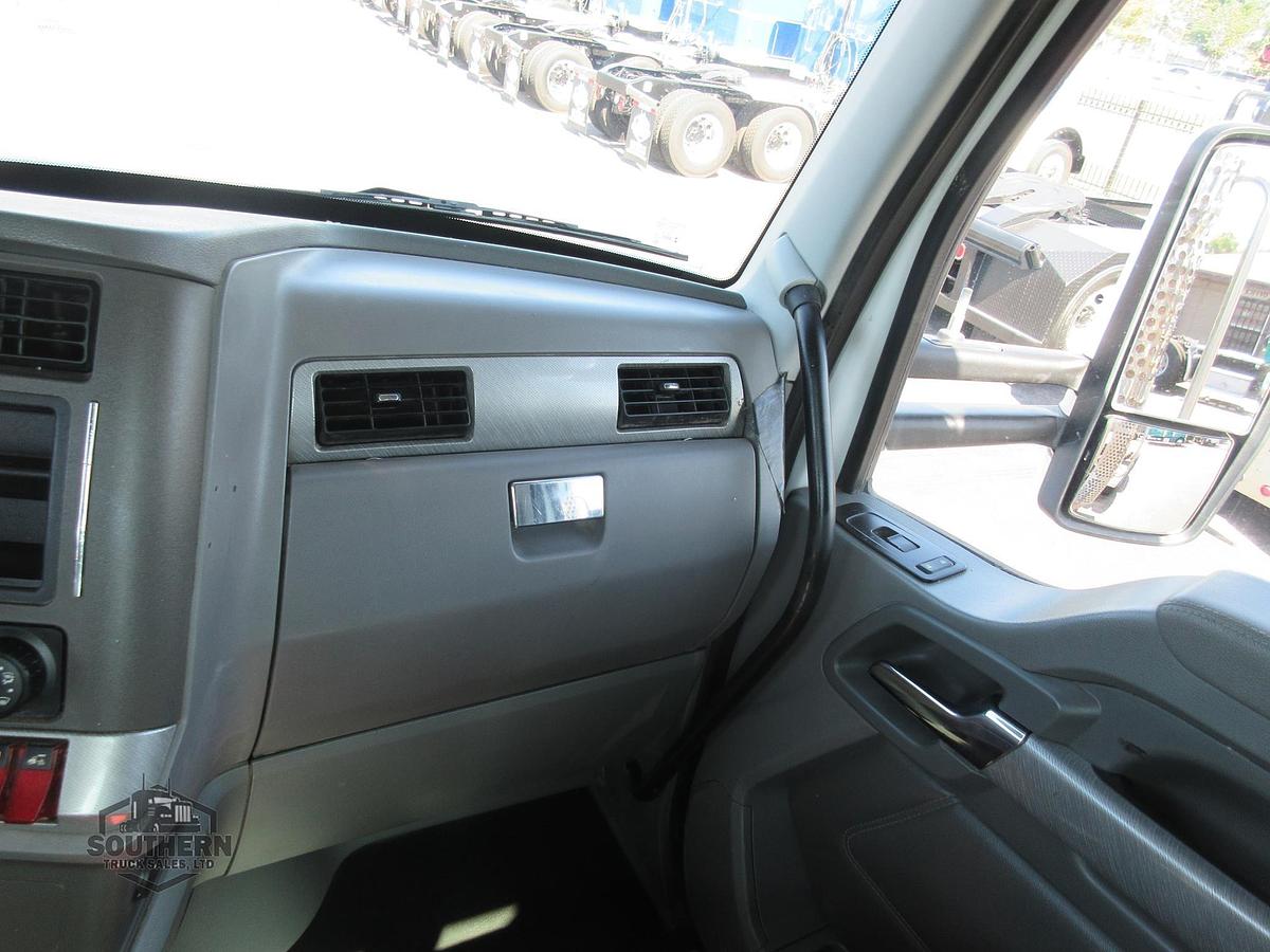 Used 2016 KENWORTH T880