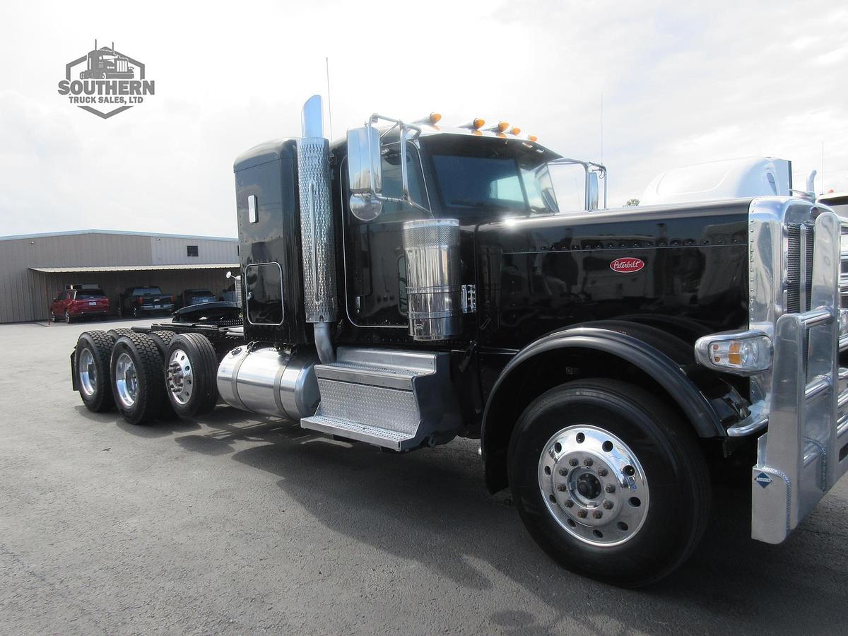 Used 2023 PETERBILT 389