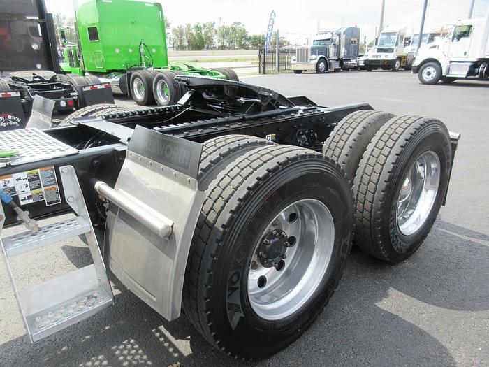 Used 2021 KENWORTH T880