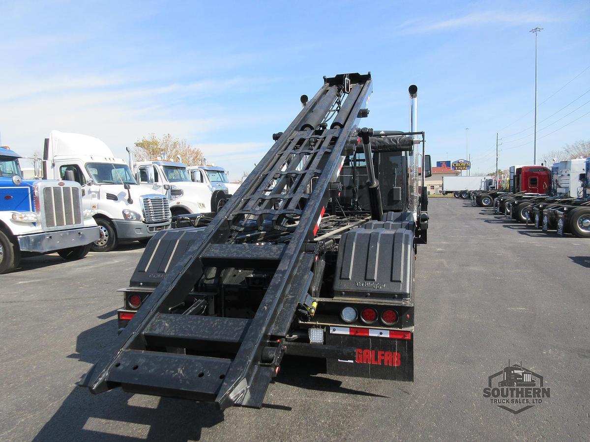 Used 2025 PETERBILT 567