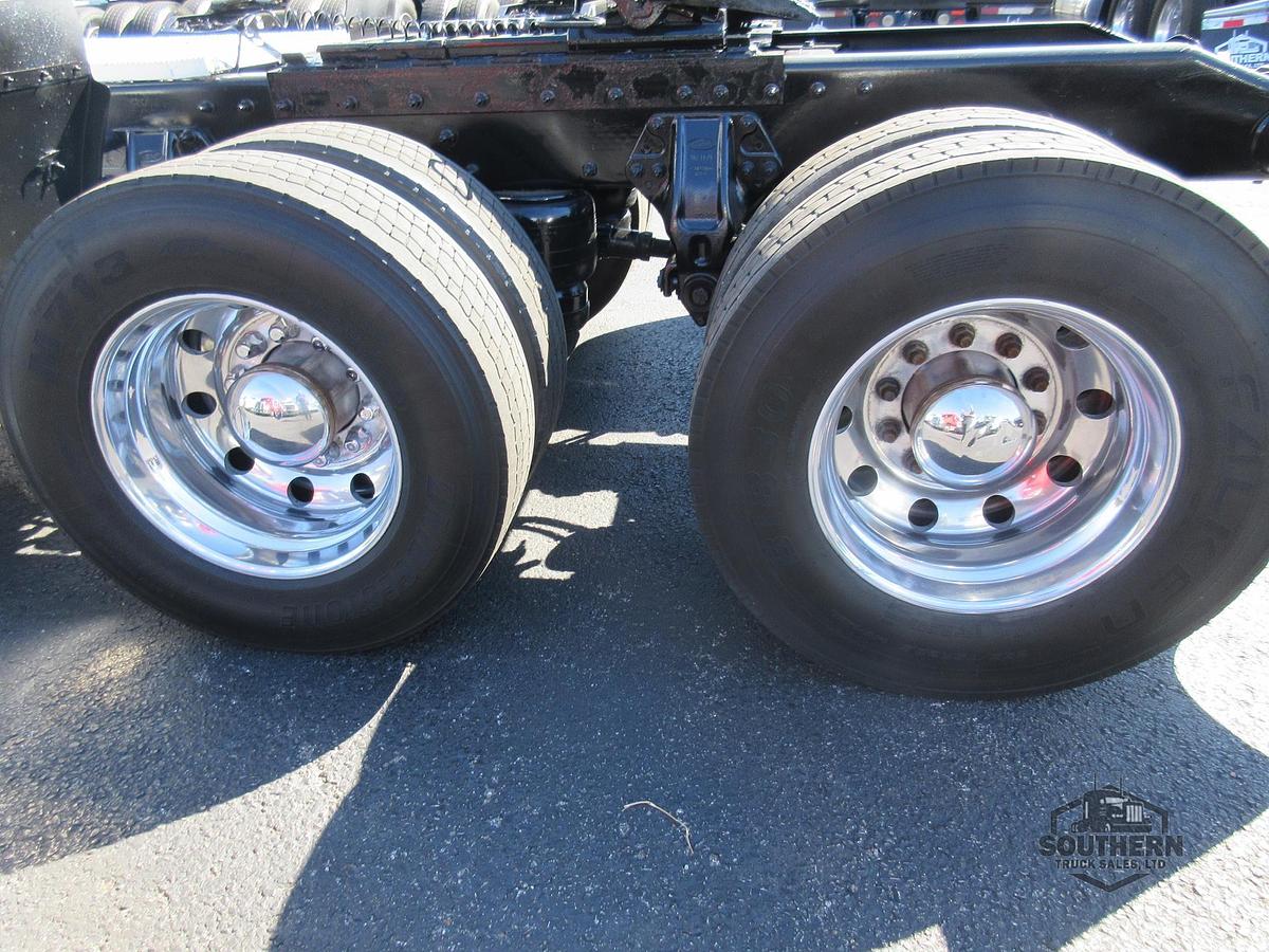 Used 2019 PETERBILT 389