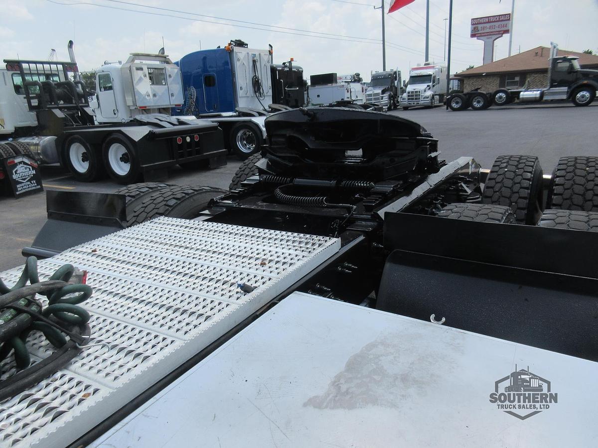 Used 2018 PETERBILT 389