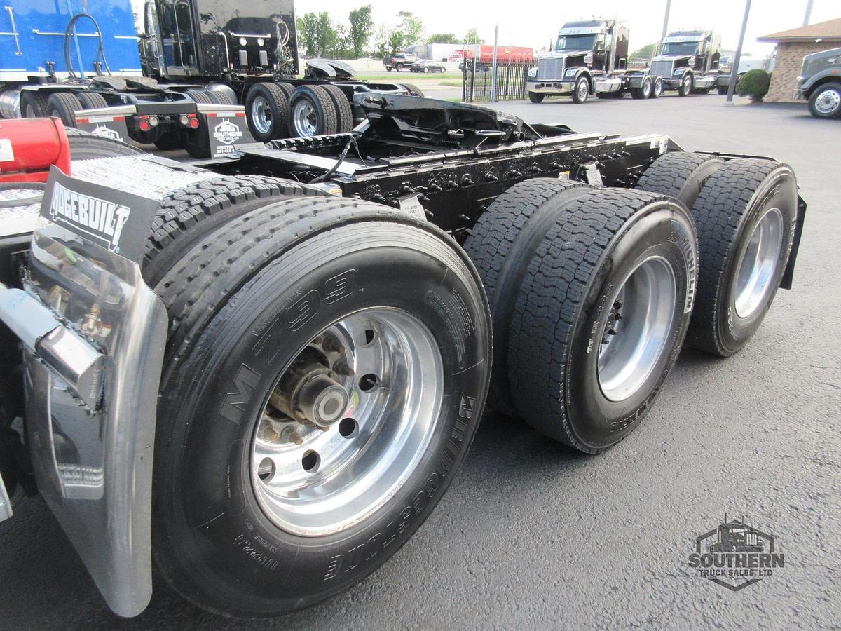 Used 2019 PETERBILT 567