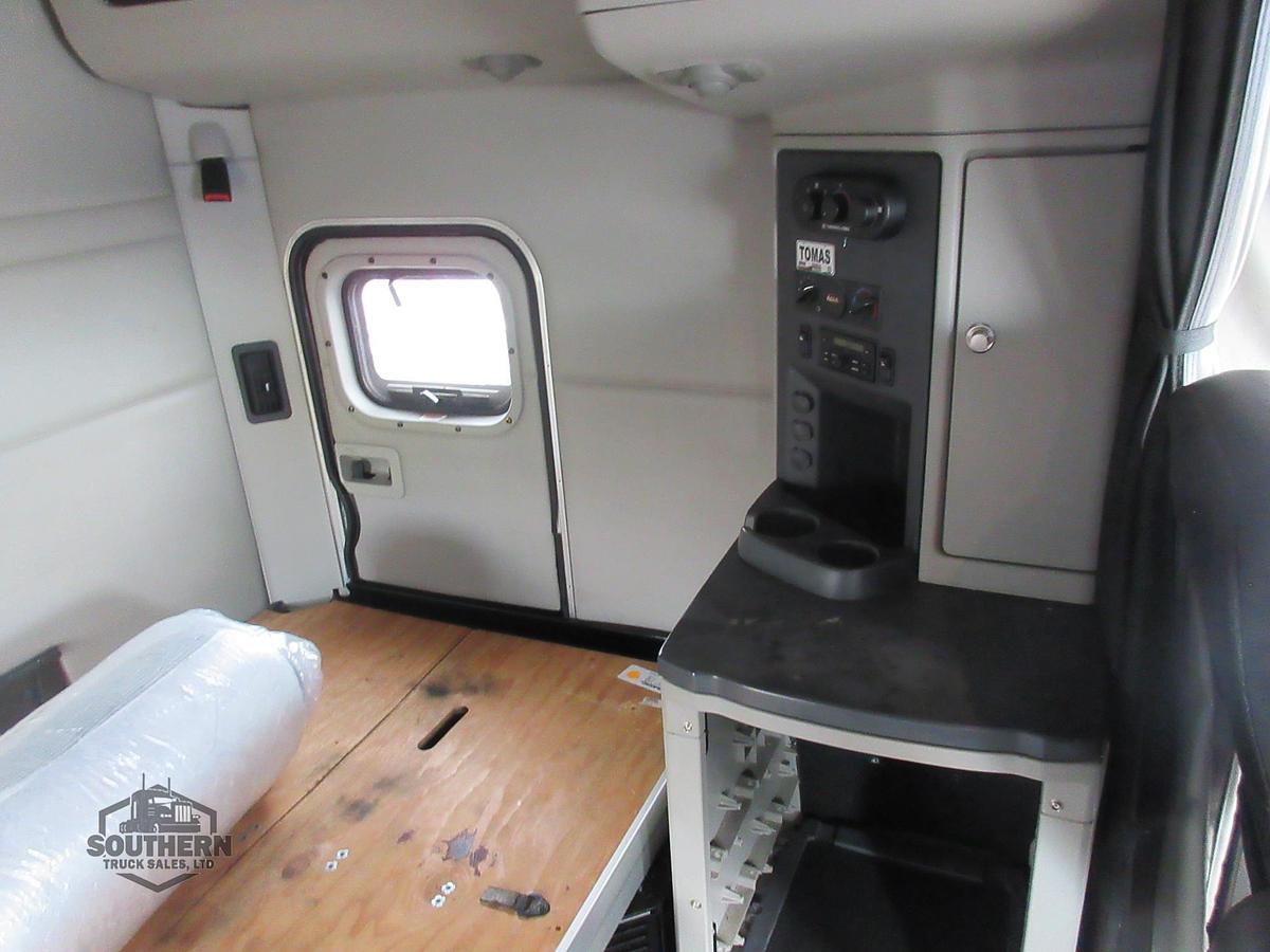 Used 2020 PETERBILT 567