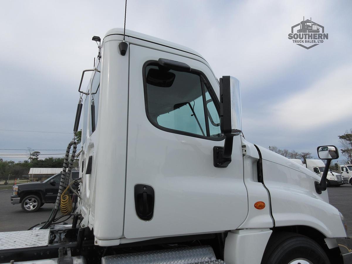 Used 2020 FREIGHTLINER CASCADIA 125