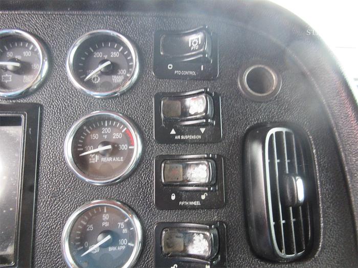 Used 2015 PETERBILT 389