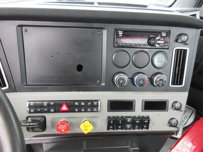 Used 2019 FREIGHTLINER CASCADIA 126