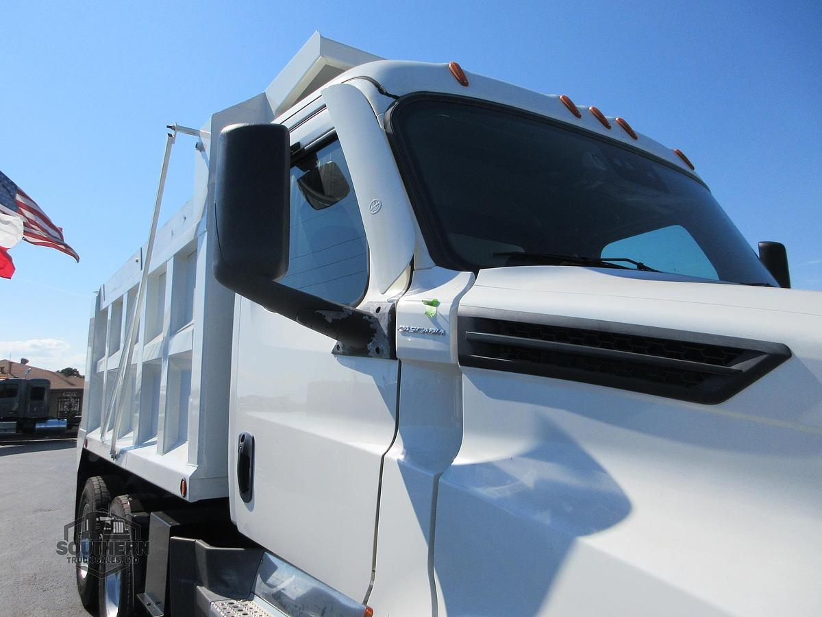Used 2021 FREIGHTLINER CASCADIA 116