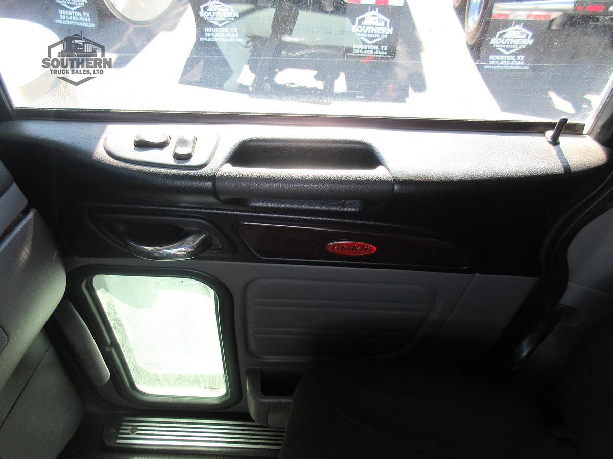 Used 2019 PETERBILT 389