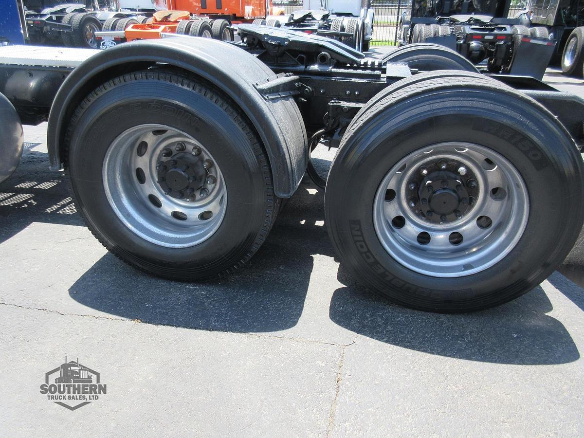 Used 2015 PETERBILT 389