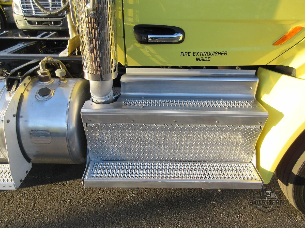 Used 2020 PETERBILT 567