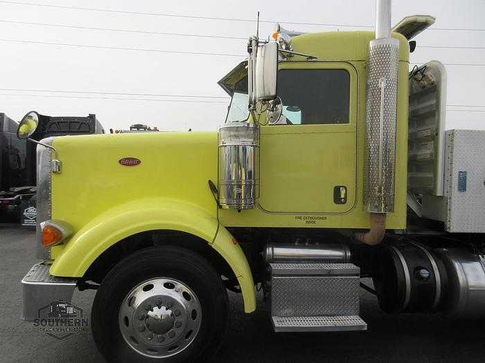 Used 2017 PETERBILT 367