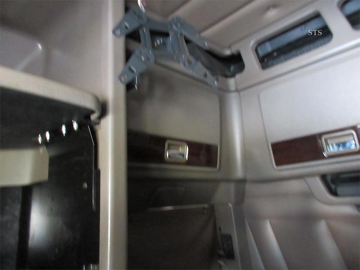 Used 2018 PETERBILT 389