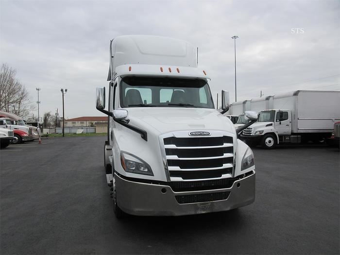 Used 2019 FREIGHTLINER CASCADIA 126