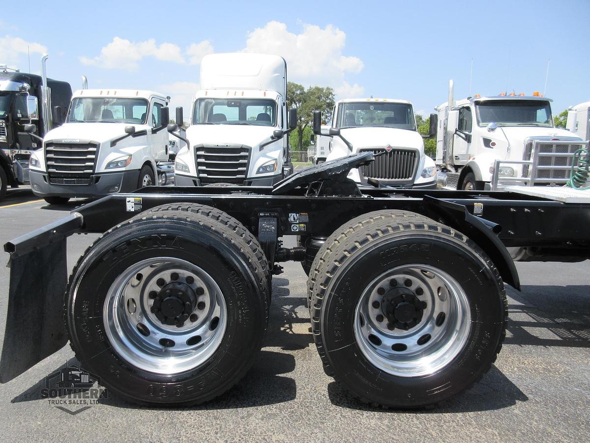 Used 2022 PETERBILT 389