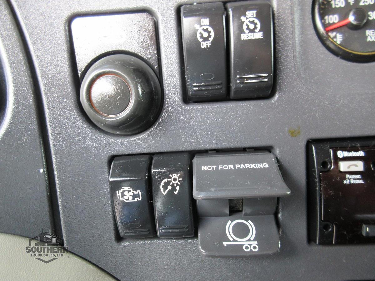 Used 2021 PETERBILT 567