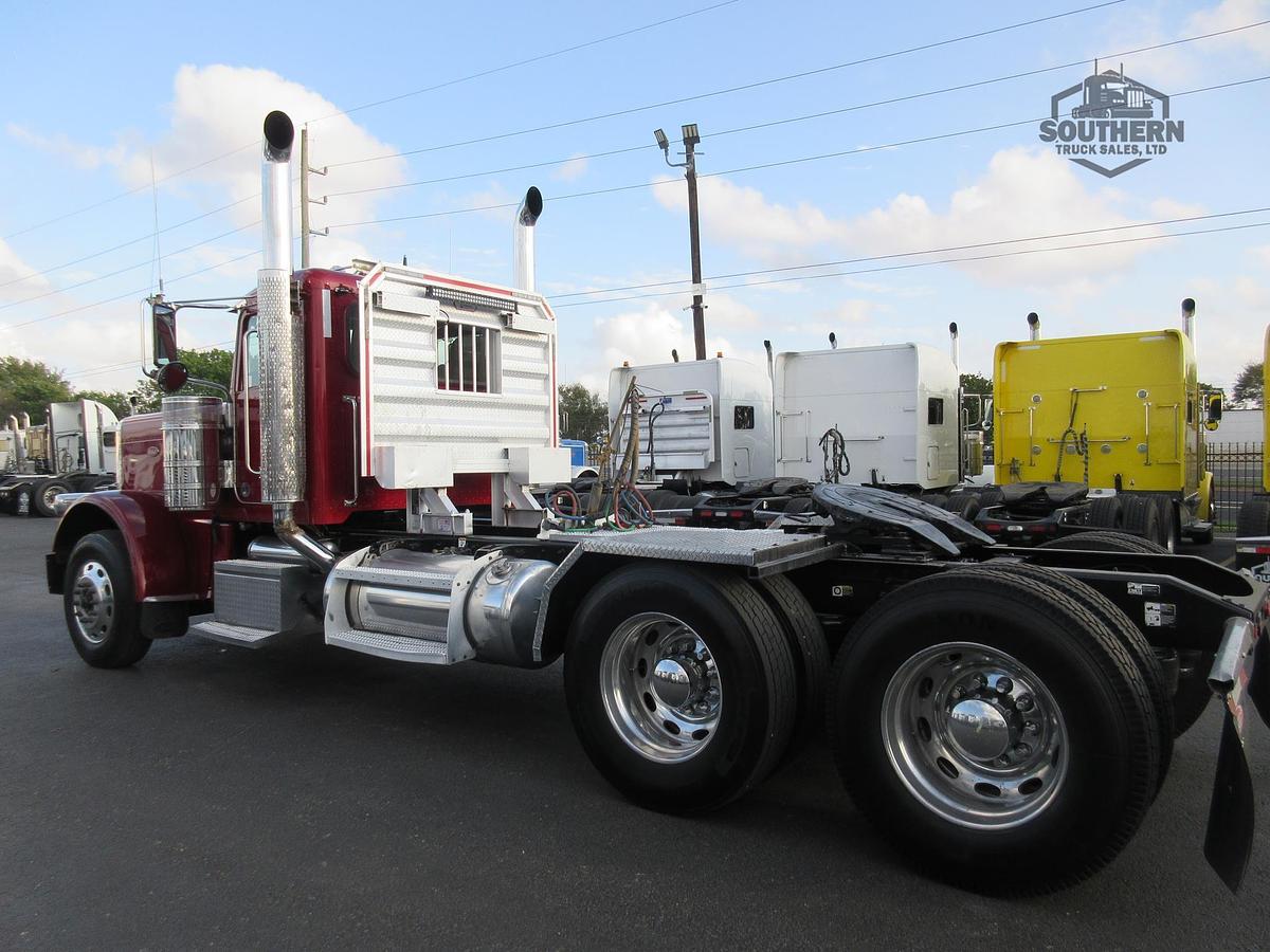 Used 2021 PETERBILT 389