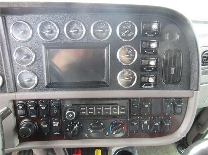 Used 2015 PETERBILT 389