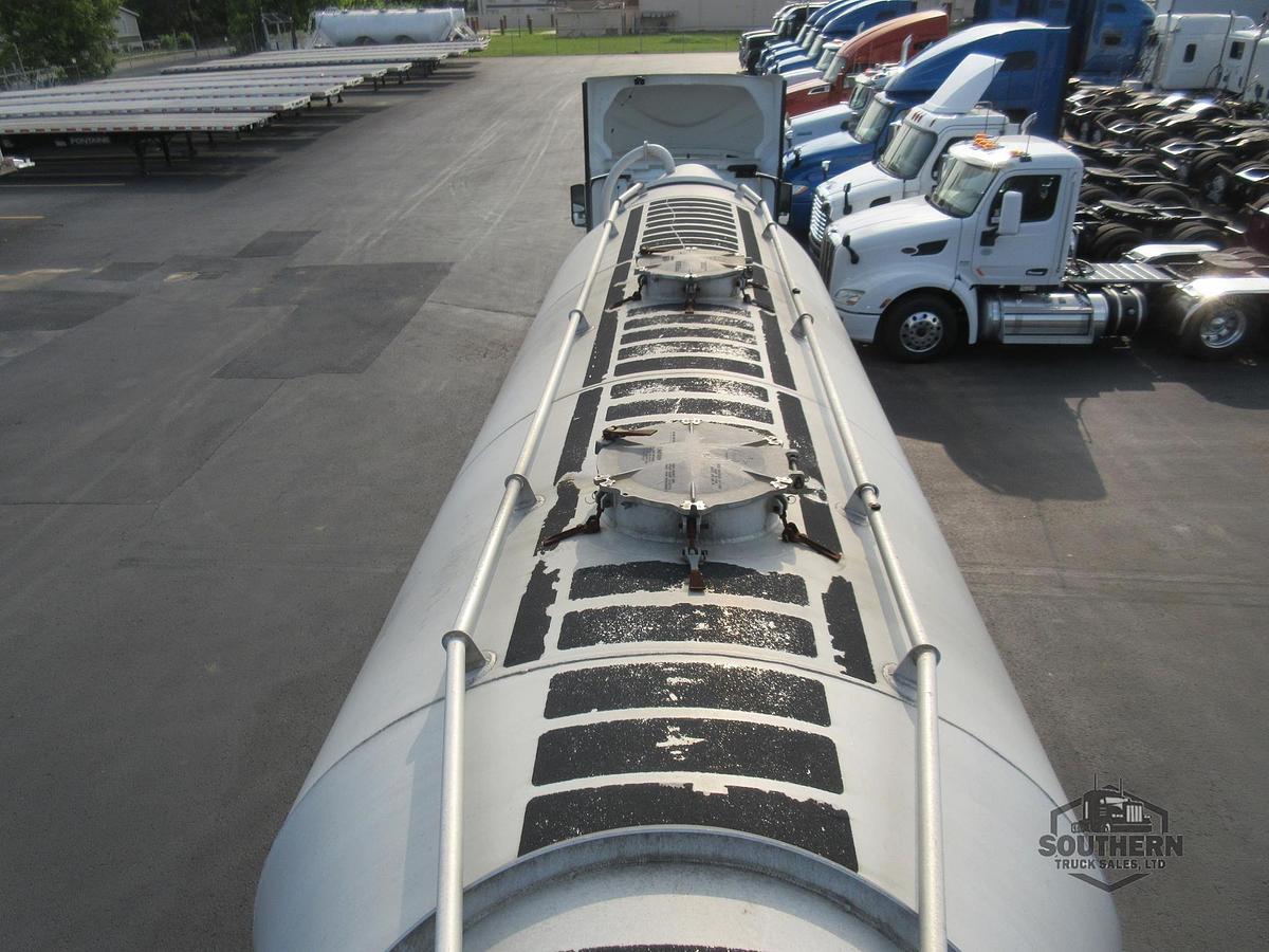 Used 2012 VANTAGE Tandem Axle