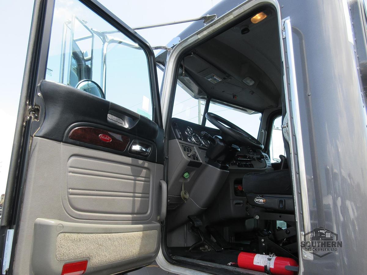 Used 2022 PETERBILT 389
