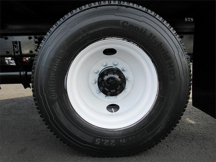 Used 2018 FREIGHTLINER BUSINESS CLASS M2 106