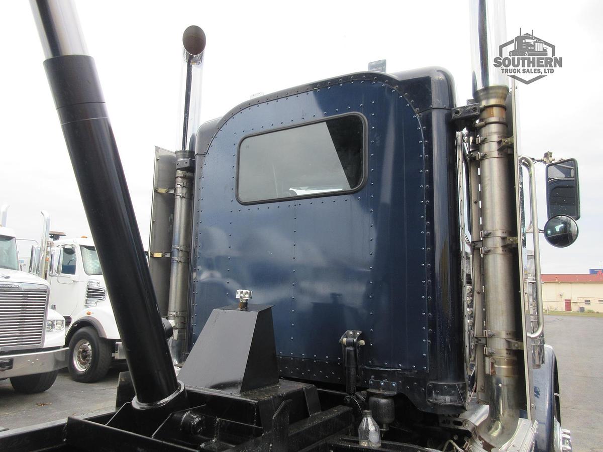 Used 2019 PETERBILT 389