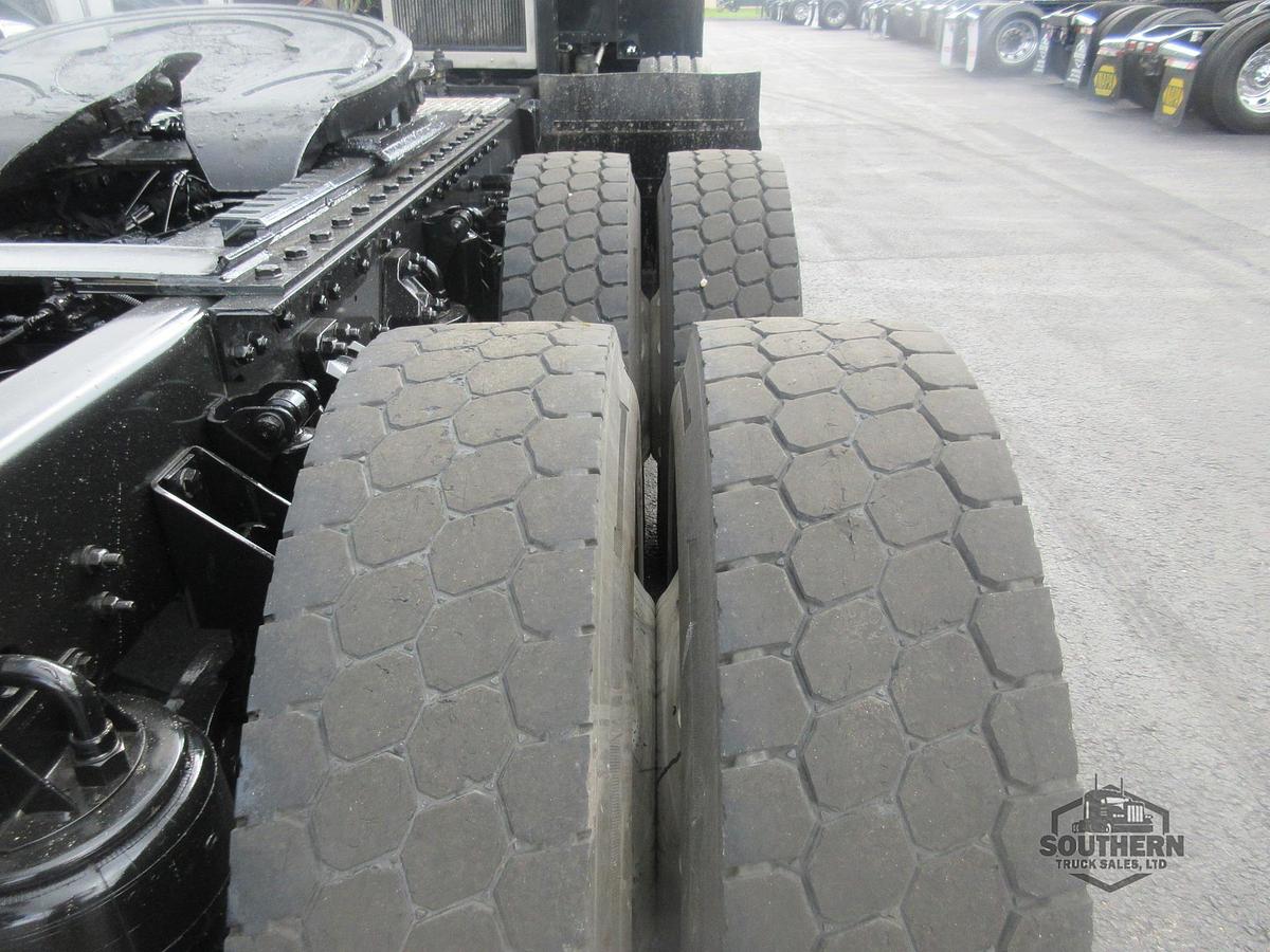 Used 2023 KENWORTH T880