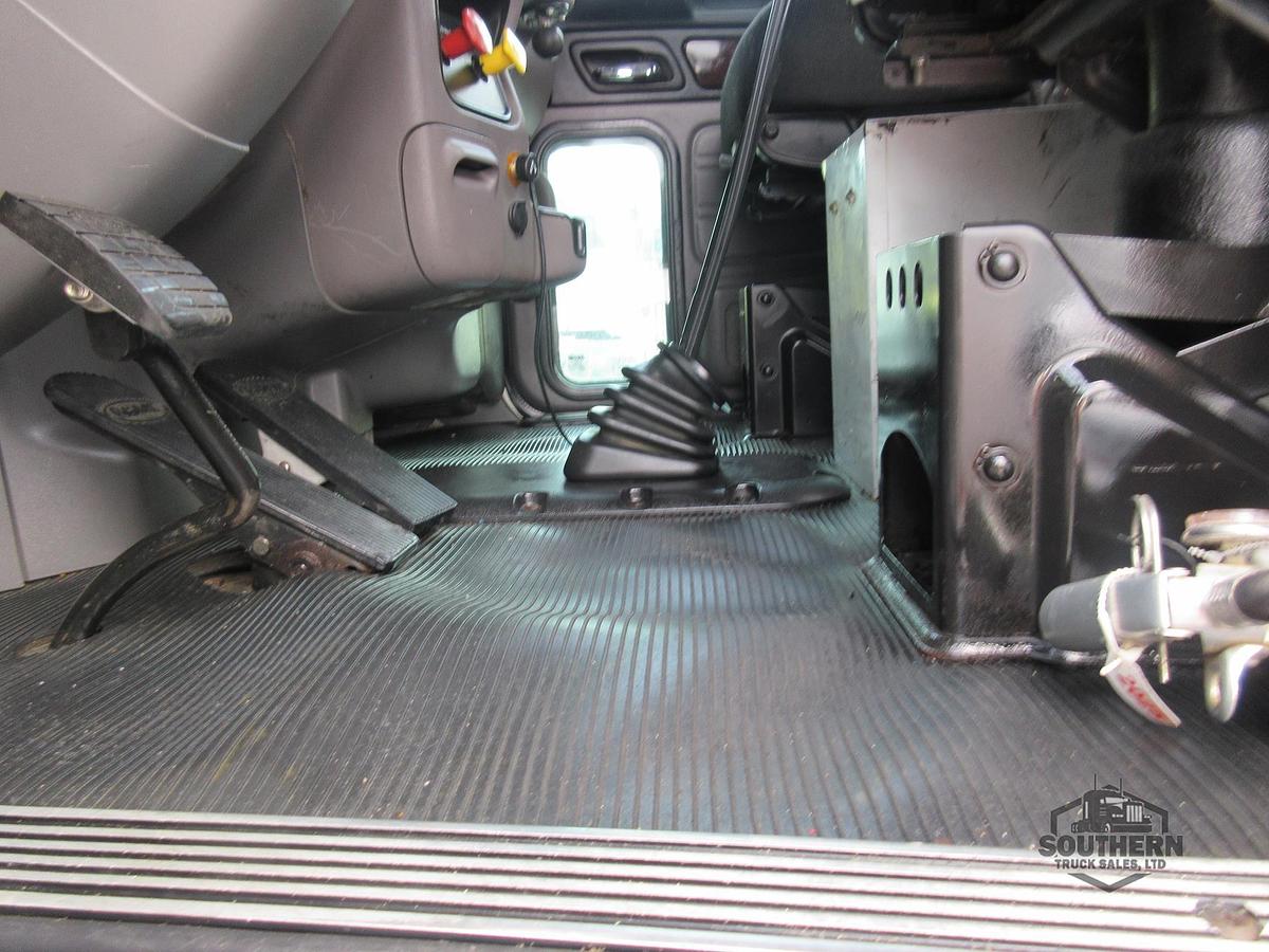 Used 2018 PETERBILT 389