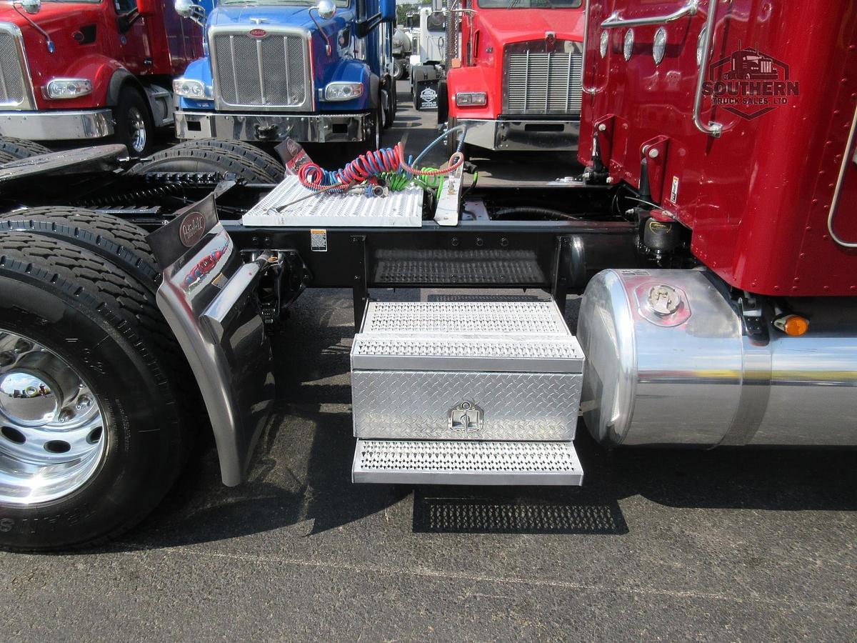 Used 2021 PETERBILT 389