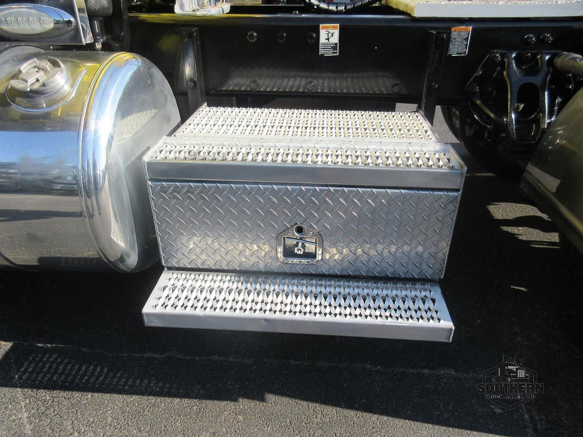 Used 2019 PETERBILT 389